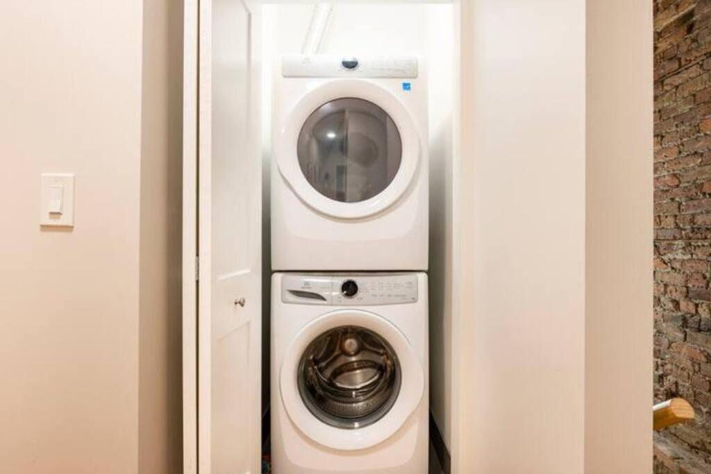 Luxurious Downtown 3 Bed 2 Bth Chicago