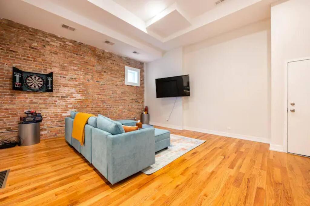 Luxurious Downtown 3 Bed 2 Bth Apartment Chicago